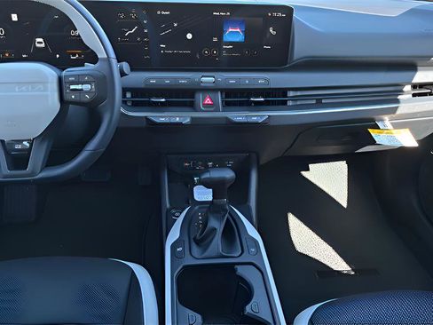 New 2025 Kia K4 GT-Line w/ GT-Line Premium Package image 22