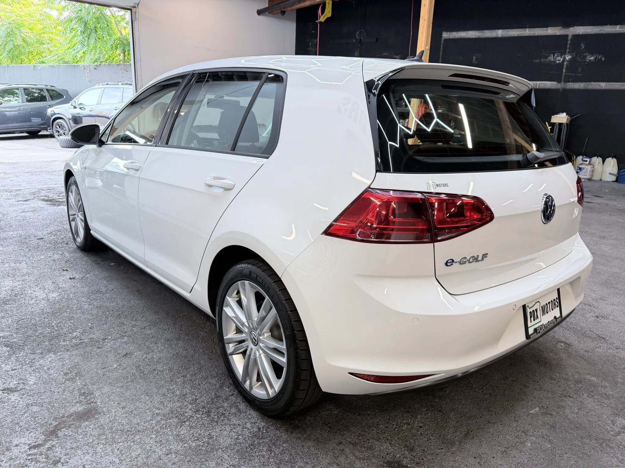 Used 2015 Volkswagen e-Golf Limited Edition FWD image 5