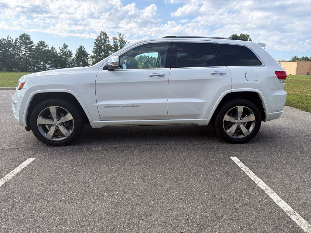 Used 2015 Jeep Grand Cherokee Overland AWD/4WD image 4