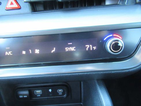 Used 2023 Kia Sportage EX image 33