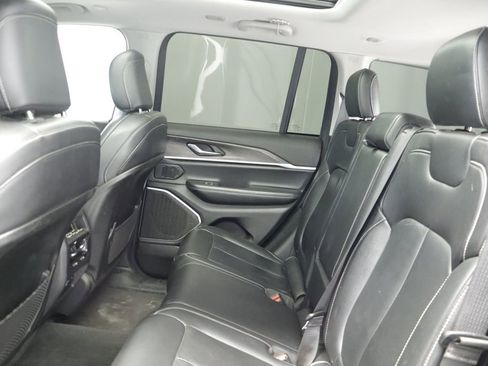 Used 2022 Jeep Grand Cherokee Limited AWD/4WD image 22