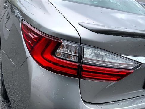 Used 2017 Lexus ES 350 w/ Luxury Package FWD image 29