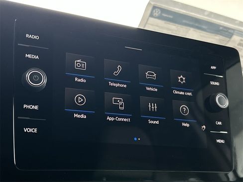 New 2026 Volkswagen Taos SE image 21