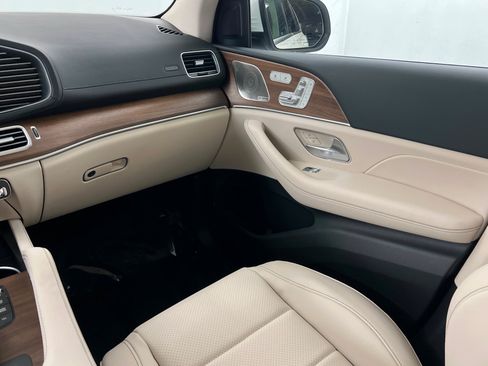 New 2026 Mercedes-Benz GLS 450 4MATIC image 10