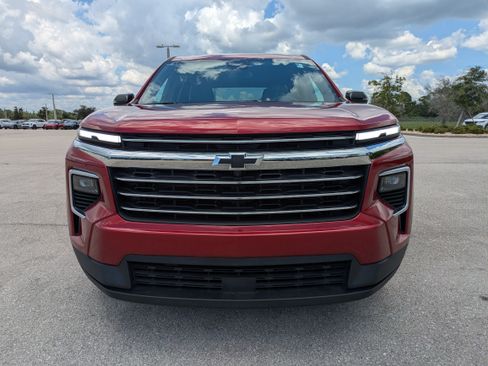 Used 2025 Chevrolet Traverse LT w/ Sun and Wheel Package FWD image 9