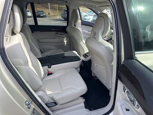 Used 2016 Volvo XC90 T6 Momentum w/ Momentum Plus Package image 15