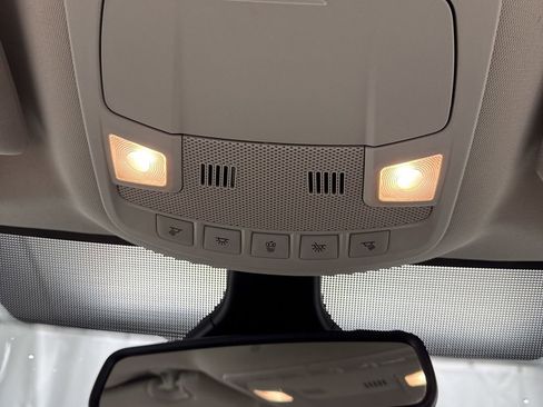 Used 2024 Ford Edge SEL image 25