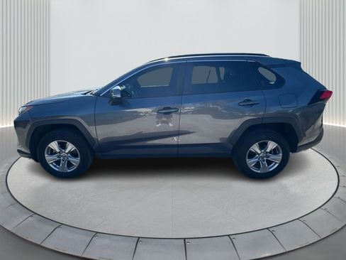 Used 2022 Toyota RAV4 XLE image 9