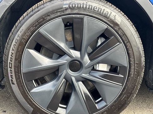 Used 2024 Tesla Model Y Long Range image 25