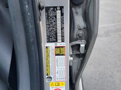 Used 2018 Toyota Camry SE FWD image 11