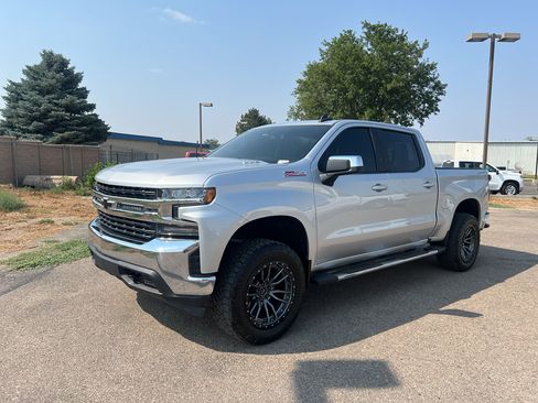 Used 2020 Chevrolet Silverado 1500 LT w/ All-Star Edition AWD/4WD image 2
