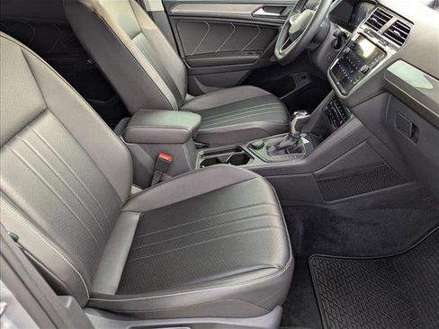 Used 2022 Volkswagen Tiguan SE image 20