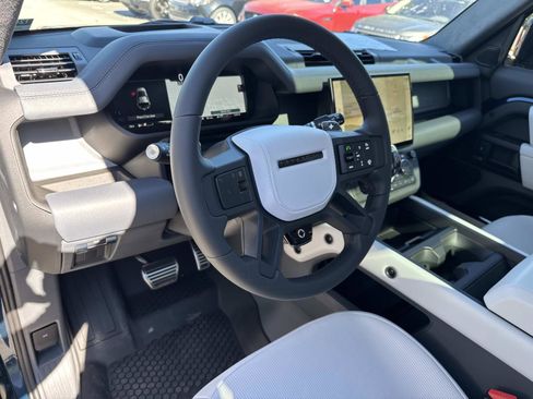 Certified 2026 Land Rover Defender 110 OCTA image 22