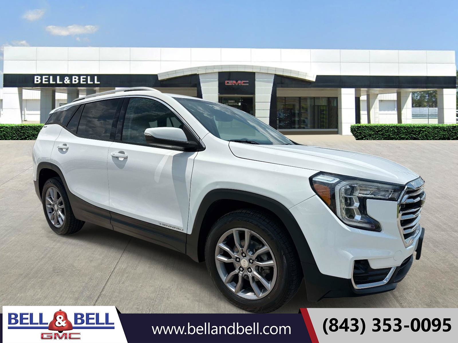 Used 2022 GMC Terrain SLT AWD/4WD image 1