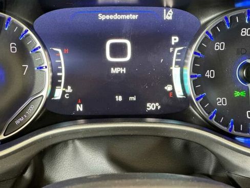 New 2026 Chrysler Pacifica Select image 23