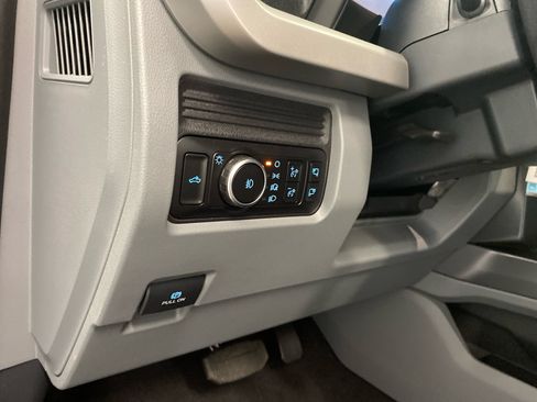 New 2026 Ford F250 XLT w/ FX4 Off-Road Package AWD/4WD image 17