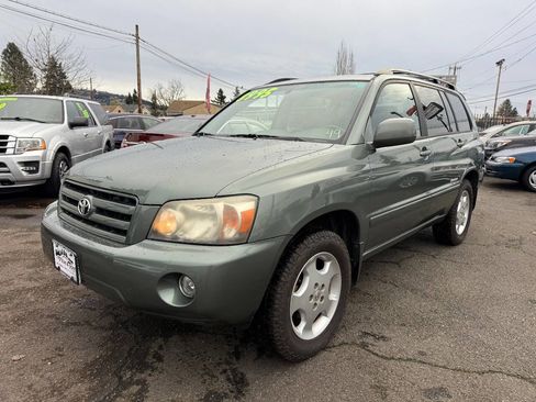 Used 2007 Toyota Highlander 4WD V6 w/ 3rd Row image 5