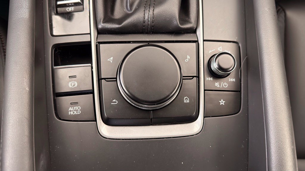 Used 2020 MAZDA MAZDA3 Hatchback FWD image 29