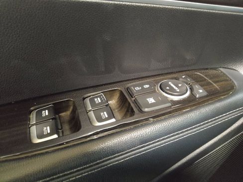 Used 2019 Kia Sorento FWD V6 image 27