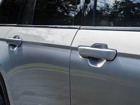 Used 2022 Jeep Grand Cherokee Limited 4xe image 27