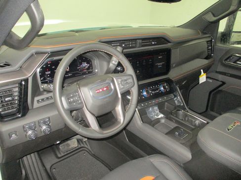 New 2025 GMC Sierra 2500 AT4 w/ AT4 Premium Plus Package image 18