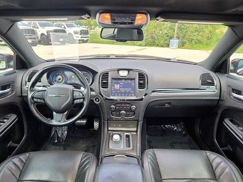 Certified 2023 Chrysler 300 C RWD image 21