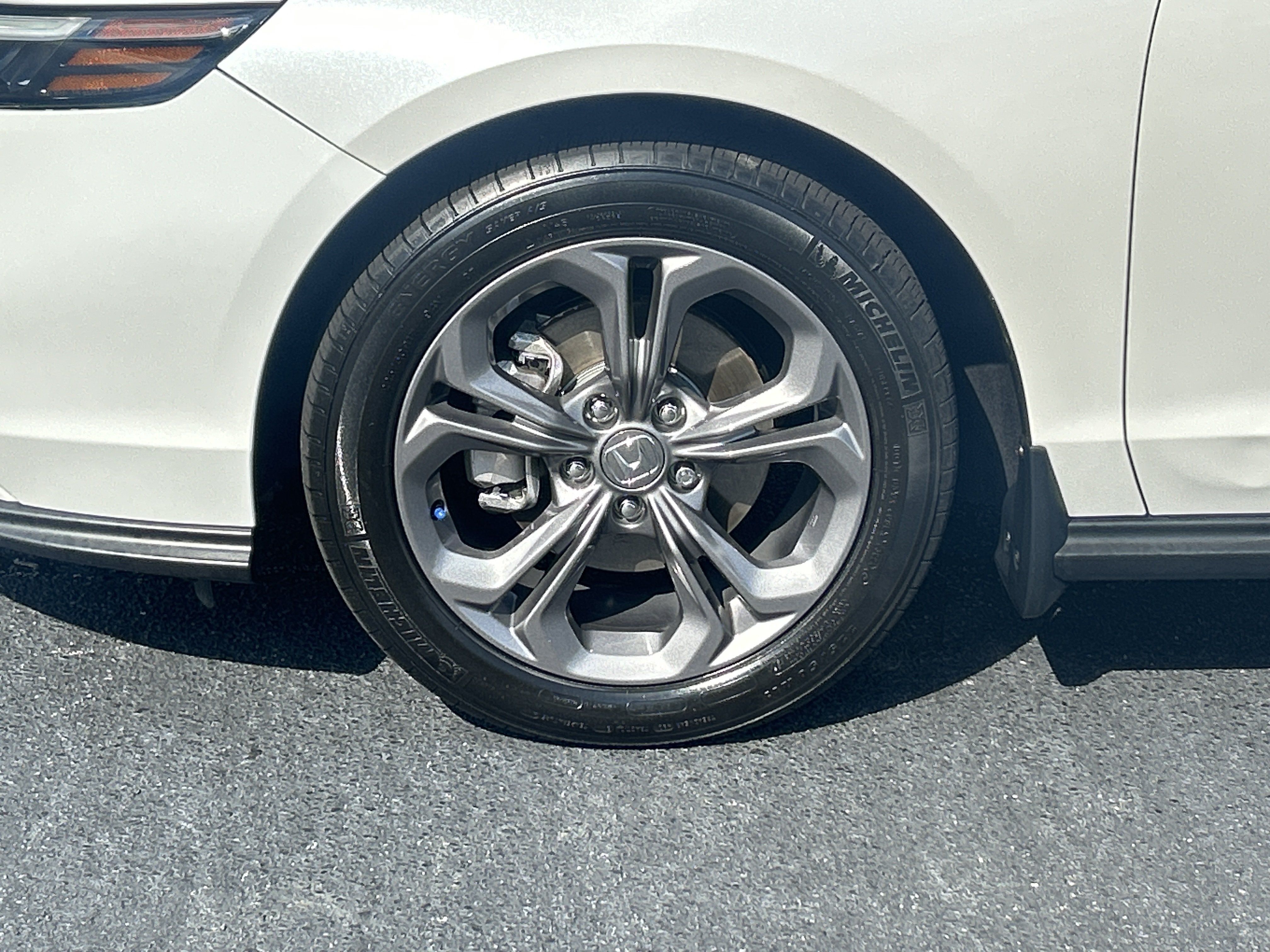 Used 2024 Honda Accord EX image 32