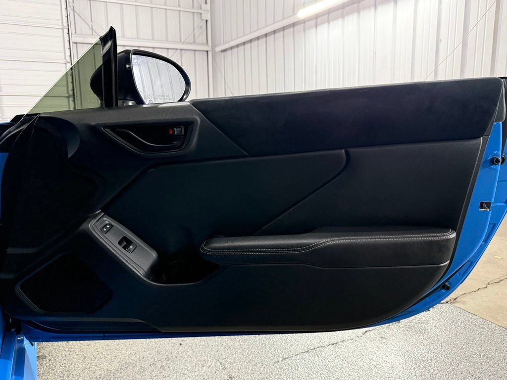 Used 2023 Toyota GR86 Premium w/ ALL Weather Mat Package (TMS) RWD image 30