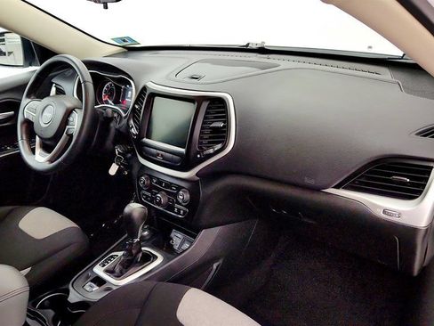 Used 2014 Jeep Cherokee Latitude AWD/4WD image 26