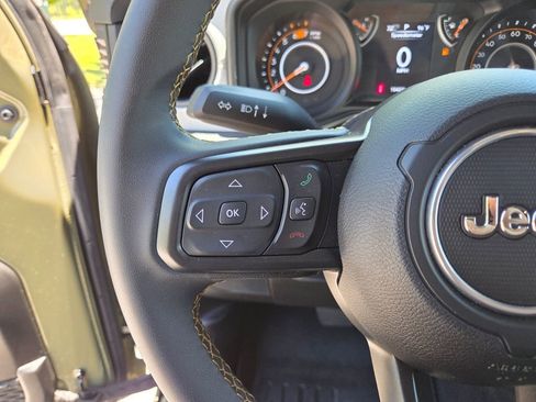 Used 2025 Jeep Wrangler Sport AWD/4WD image 23