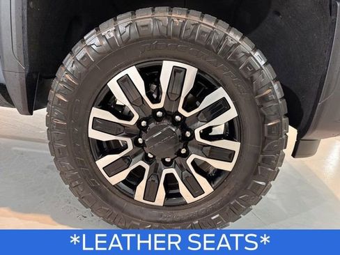 Used 2025 GMC Sierra 3500 Denali Ultimate image 11