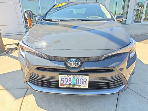 Used 2025 Toyota Corolla XLE image 8