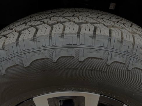 Used 2024 Nissan Frontier Pro-X image 30