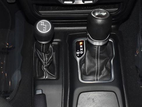 Used 2021 Jeep Wrangler Unlimited Sahara AWD/4WD image 16