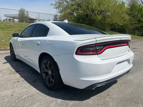 Used 2018 Dodge Charger R/T w/ Plus Group RWD image 5