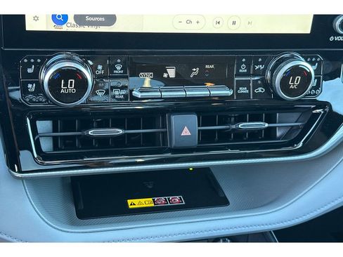 New 2026 Toyota Highlander Platinum AWD/4WD image 22