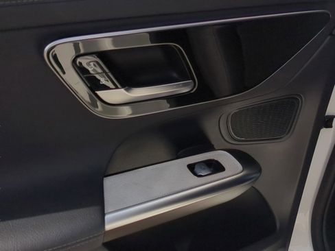 Certified 2025 Mercedes-Benz GLC 300 4MATIC image 13