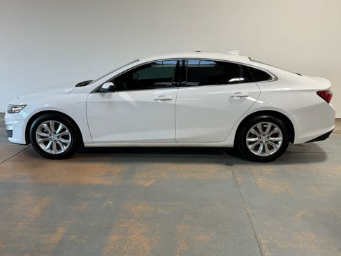 Used 2020 Chevrolet Malibu LT FWD image 2