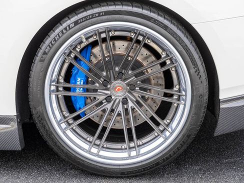 Used 2017 Nissan GT-R Premium image 13