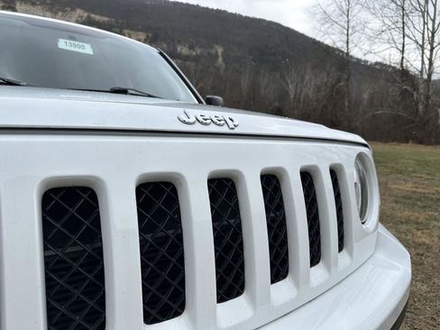 Used 2014 Jeep Patriot Latitude image 3