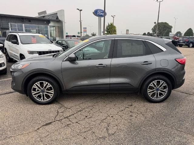 Certified 2022 Ford Escape SEL w/ Technology Package AWD/4WD image 3