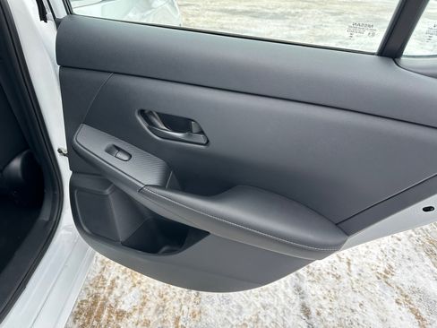 Used 2025 Nissan Sentra SV image 18