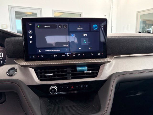 Used 2025 Ford Explorer Active w/ Active Comfort Package RWD image 22