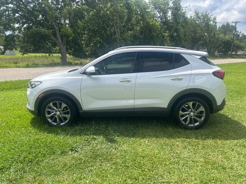 Used 2023 Buick Encore GX Essence w/ Experience Buick Package FWD image 8