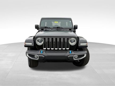 Used 2023 Jeep Wrangler Unlimited Sahara w/ Cold Weather Group image 2