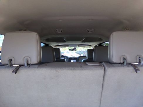 Used 2016 Lincoln Navigator L Select RWD image 23