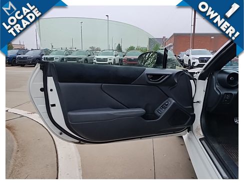 Used 2022 Toyota GR86 Premium w/ ALL Weather Mat Package (TMS) image 11