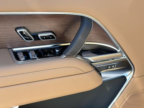 New 2026 Land Rover Range Rover SE image 23