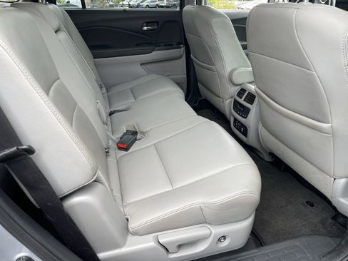 Used 2016 Honda Pilot Touring image 25