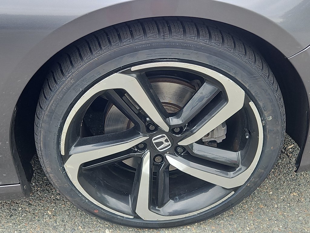 Used 2018 Honda Accord Sport image 8